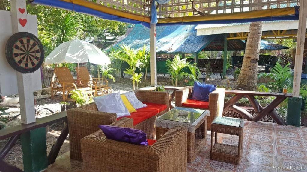 67Th Heaven Holiday Resort Lucbuan Esterno foto