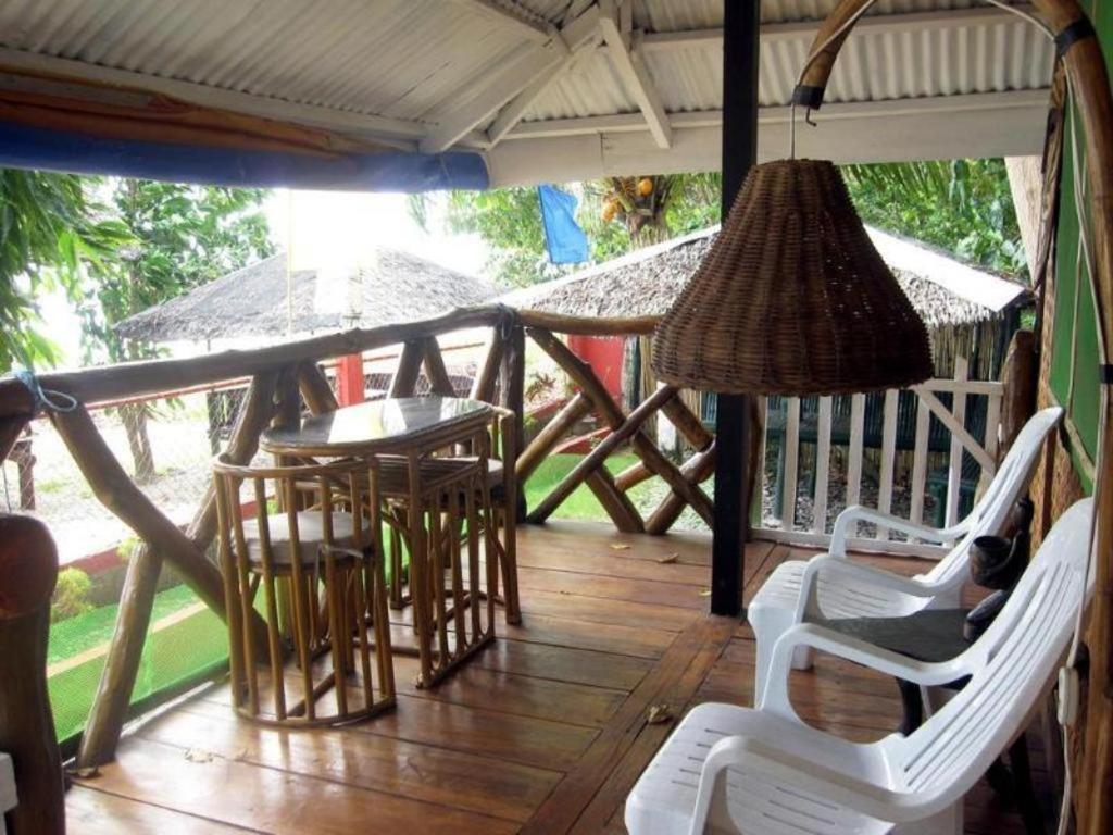 67Th Heaven Holiday Resort Lucbuan Esterno foto