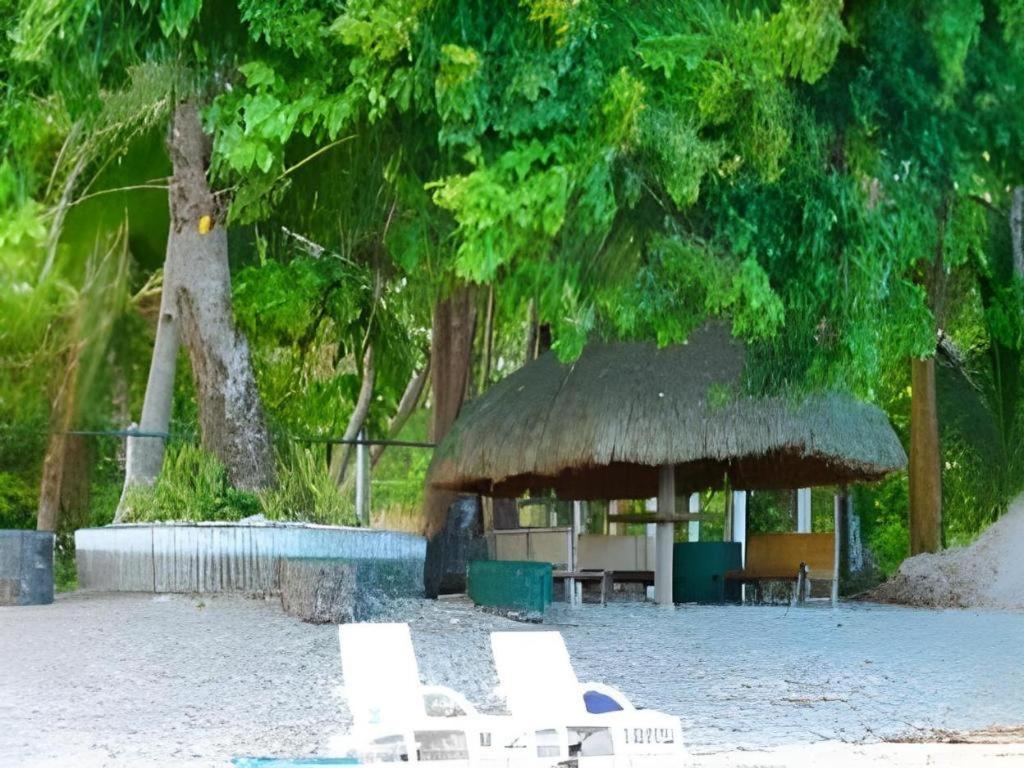 67Th Heaven Holiday Resort Lucbuan Esterno foto