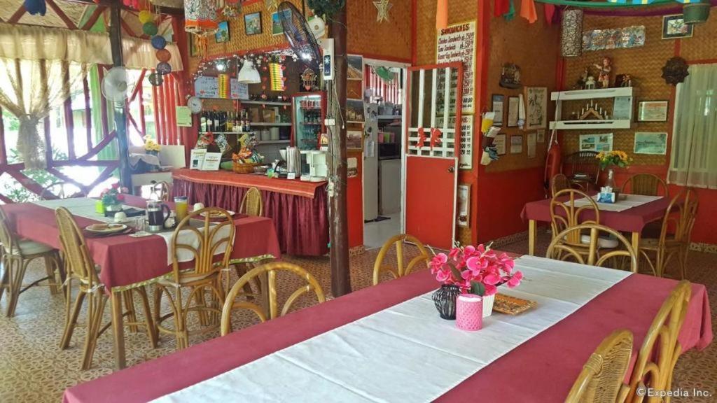 67Th Heaven Holiday Resort Lucbuan Esterno foto