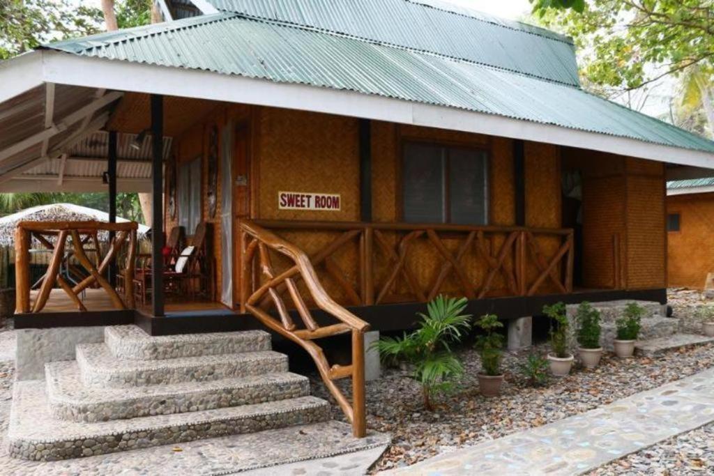 67Th Heaven Holiday Resort Lucbuan Esterno foto