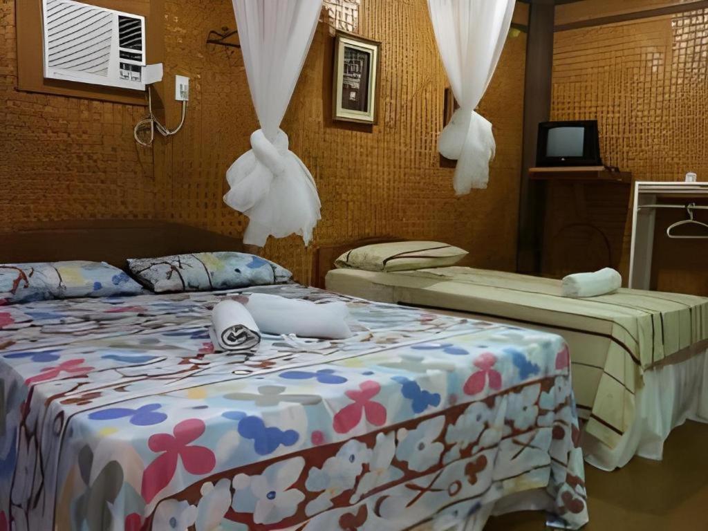 67Th Heaven Holiday Resort Lucbuan Esterno foto